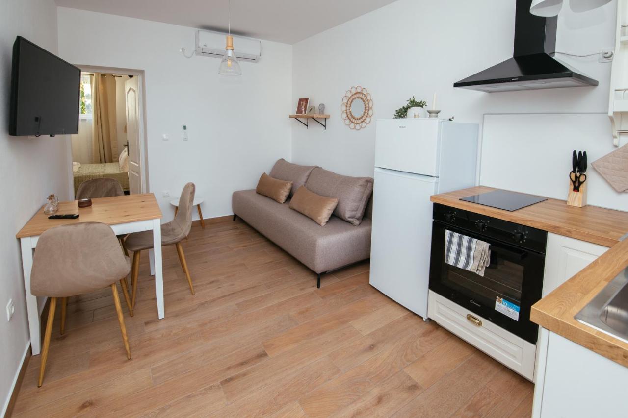 Apartmani Barbarosa Sveti Filip i Jakov Exteriör bild