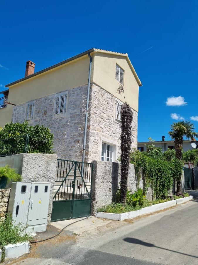 Apartmani Barbarosa Sveti Filip i Jakov Exteriör bild