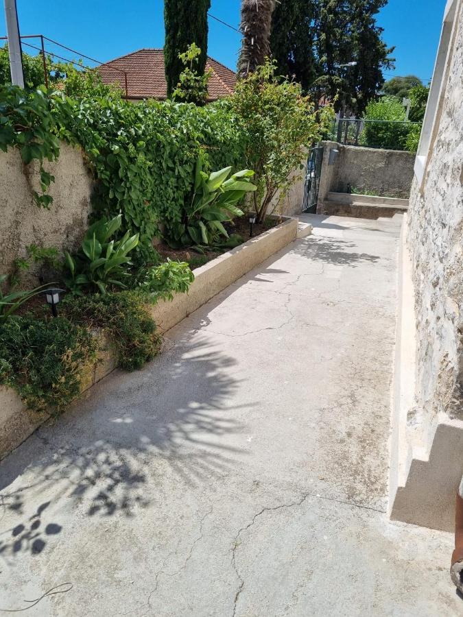 Apartmani Barbarosa Sveti Filip i Jakov Exteriör bild