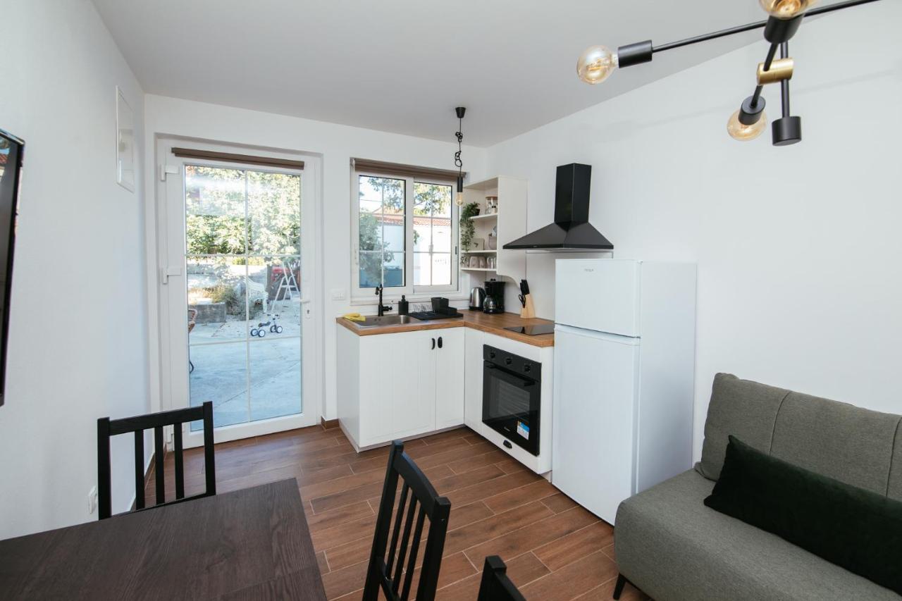 Apartmani Barbarosa Sveti Filip i Jakov Exteriör bild