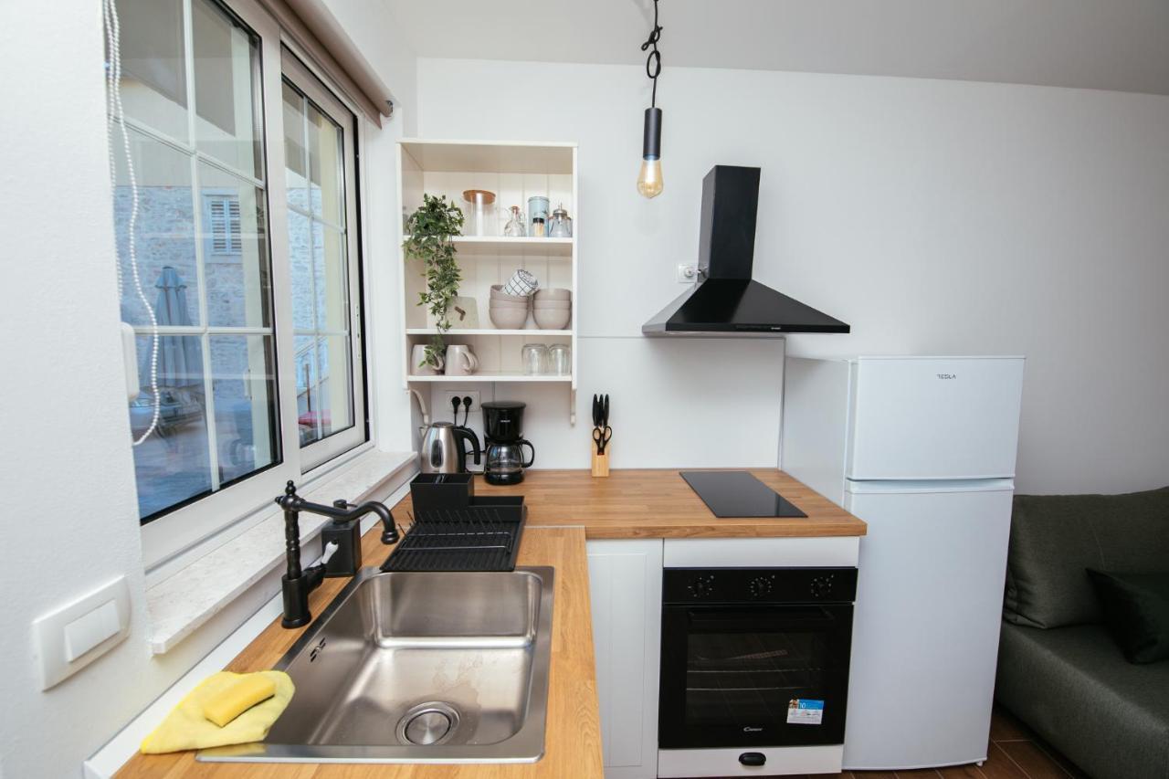 Apartmani Barbarosa Sveti Filip i Jakov Exteriör bild