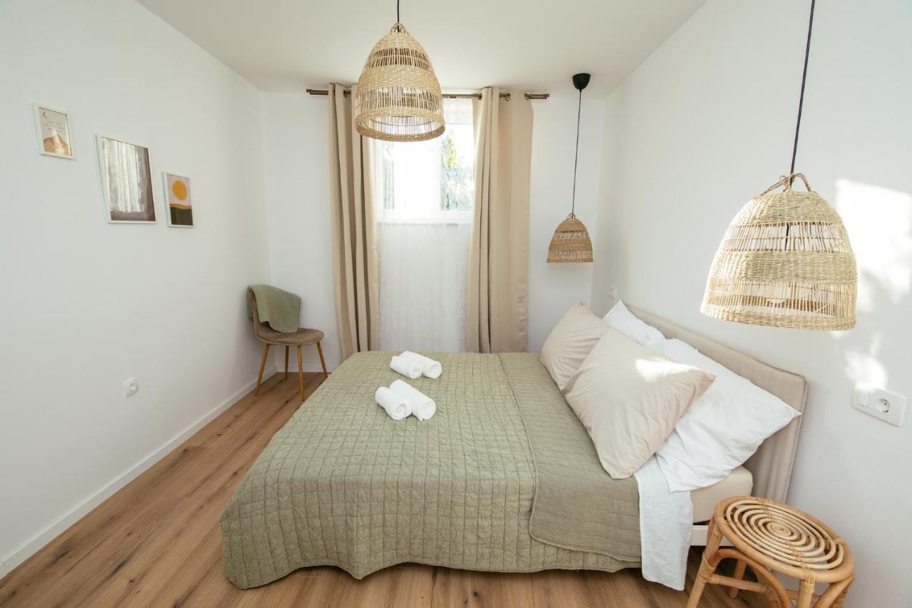 Apartmani Barbarosa Sveti Filip i Jakov Exteriör bild