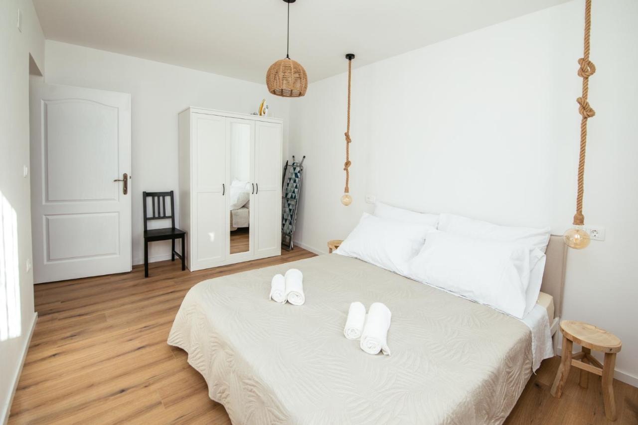Apartmani Barbarosa Sveti Filip i Jakov Exteriör bild