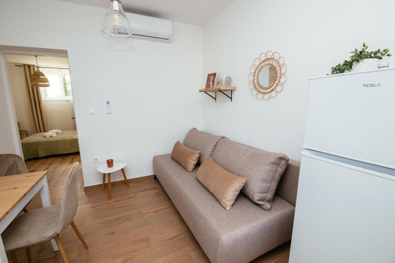 Apartmani Barbarosa Sveti Filip i Jakov Exteriör bild