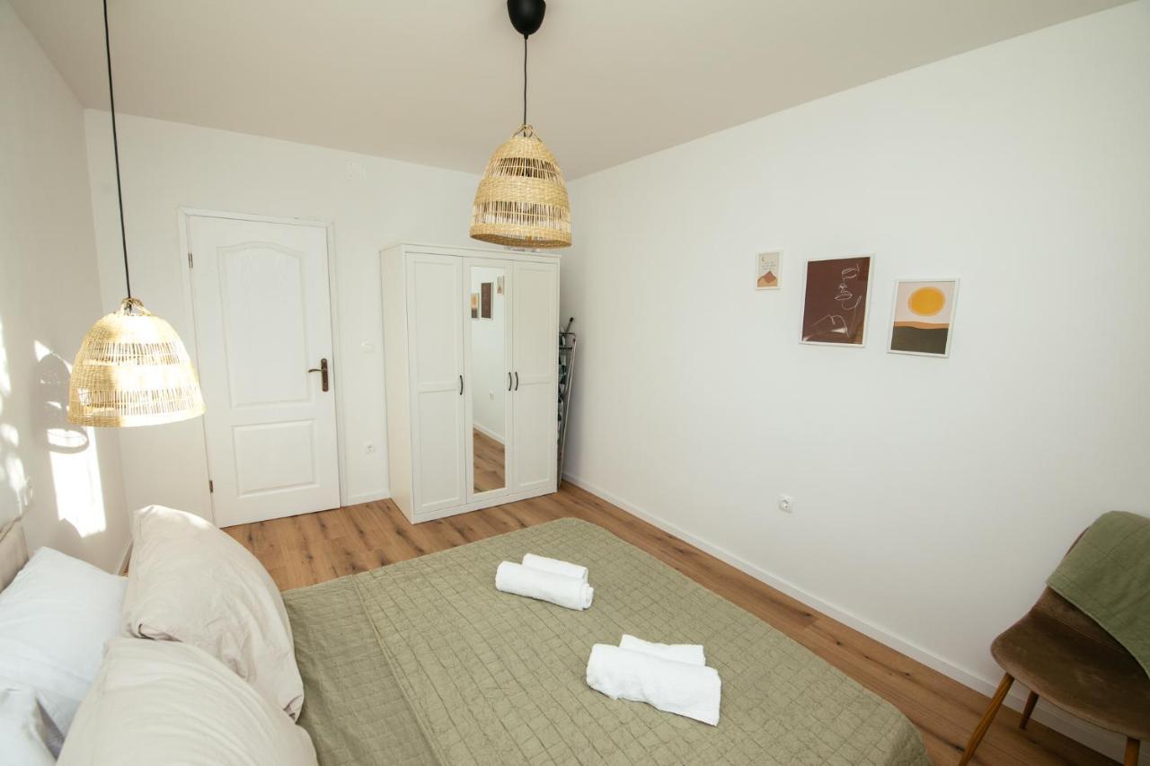 Apartmani Barbarosa Sveti Filip i Jakov Exteriör bild