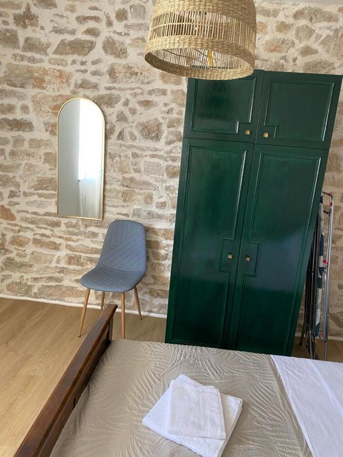 Apartmani Barbarosa Sveti Filip i Jakov Exteriör bild